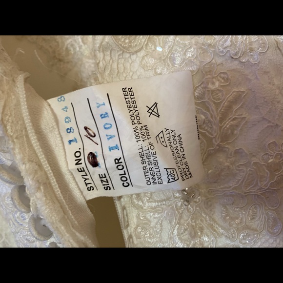 Size 10 ivory wedding gown - Picture 8 of 8